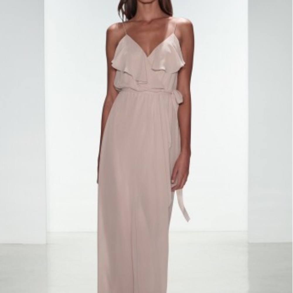 Nouvelle AMSALE style: Drew Sz: M SAND Bridesmaid